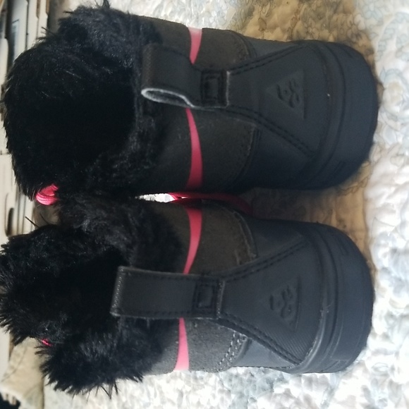 EUC Nike Woodside Chukka fur lined toddler boots - Picture 5 of 6